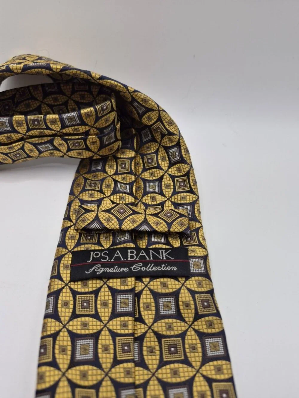 Jos. A. Bank Signature Collection Mens Silk Tie Yellow  Navy Geometric Pattern